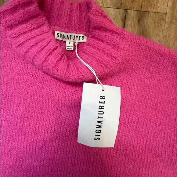 NWT NanaMacs Signature 8 Distressed Crop Pink Sweater Size Small - Picture 11 of 13